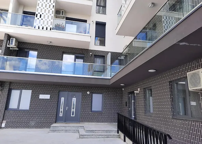 Апартаменты Jeni' S